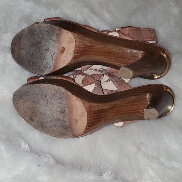 Coach Size 9 B Leather Heels - Picture 8 of 12